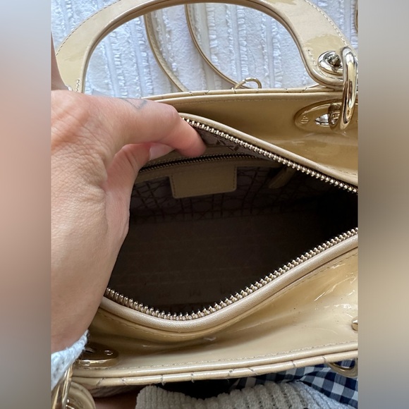 Christian Dior 2013 Beige patent medium lady Dior with strap - Picture 5 of 16
